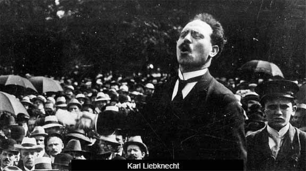 Karl Liebknecht'in Berlin Sarayı işgali sırasındaki konuşması